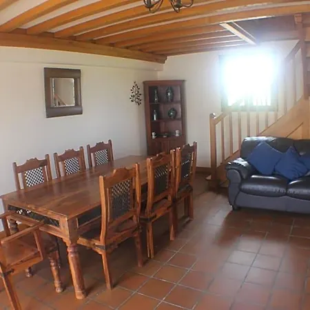 Casa de Férias Walnut House Viré
